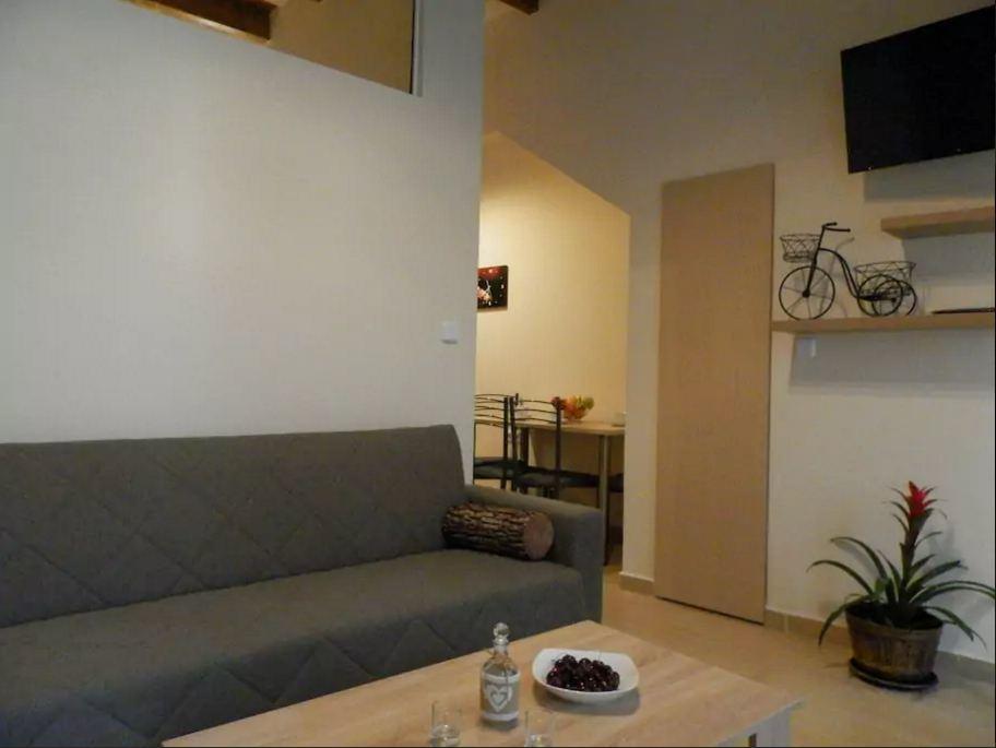 Agora Apartments Ground Floor กิสเซมอส ภายนอก รูปภาพ